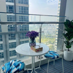 Cho thuê nhanh căn vinhomes central park 3 phòng ngủkhu p6a, view hồ bơi, nội thất cực kì đẹp