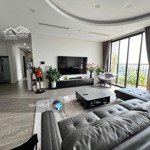 Bán nhanh căn hộ 1 phòng ngủ, 54,5m2, 4,7 tỷ ở chung cư watermark, lạc long quân, view thẳng hồ tây