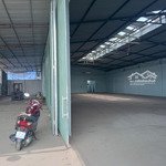 Cho thuê 1000m2 xưởng xa dân dĩ an _ bình dương điện 3 pha giá bán 45 triệu có thương lượng