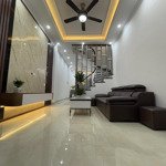 đất vàng phân lô trần quốc hoàn,chủ cần bán gấp,45m2,ngõ thông ô tô vào nhà,giá chỉ 13.x tỷ có tl