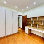 Bán Nhà Phố 8-3 Kinh Doanh 5 Tầng- 42M2-11,6 Tỷ-Vỉa Hè