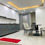 Nhà đẹp 40m2 oto thang máy full nội thất giá 5.7 tỷ