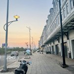 Shophouse lakeview tầng trệt 7x20m giá bán 22 triệu full nội thất, nguyên căn 5x20m giá bán 42 triệu liên hệ: 0902872670