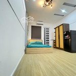 Thuê studio full tiện nghi - phòng mới xây 100% - cửa sổ thoáng mát - gần cầu ông lãnh q1