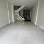 Cho thuê nhà riêng tại kdc trung sơn, 27 triệu/tháng. diện tích: 100m2, 6 phòng ngủ 6 vệ sinh giá siêu hời