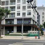 Bán shophouse 240m2 sàn + 100m2 sân the horizon 2 mặt tiền tại hồ bán nguyệt, phú mỹ hưng .