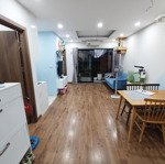 Chính chủ bán căn hộ 74m2 tầng trung, ban công mát view đẹp, sổ đỏ, đủ nội thất, giá bán 4,8 tỷ có tl