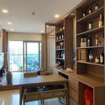 Căn góc 2pn cần cho thuê nhanh giá 16 triệu/ tháng. hướng đông nam, view q.1, ở liền. lh 0931196468