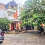 (hiếm) mặt tiền góc ko lộ giới, 100m2 khu phân lô vip, lề đường gạch hoa, đh văn lang p.13, 3 tầng
