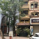 Chính chủ, cả nhà mặt phố trúc khê, 80m2 x3t, 1p đi bộ ra nguyễn chí thanh, đường trước nhà 25-30m