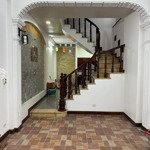 Cho thuê nhà trong ngõ 210 đường hoàng quốc việt, dt 45m2 x 4,5 tầng, giá 15 triệu/tháng