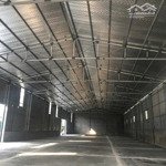 Cc cần cho thuê kho xưởng 420m2, 350m2, 900m2, điện 3 pha, nước sạch đầy đủ, xe cont đỗ cửa