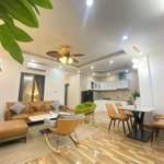 Cho thuê căn hộ 1 khách 1 ngủ rộng 60m2, vào ở được ngay, ngay mặt phố hồ tùng mậu