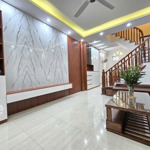 Nhà xinh lung linh 35m2, cách 15m ra mặt phố việt hưng, chỉ nhỉnh 6 tỷ