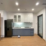Chính chủ bán căn hộ toà g1 vinhome greenbay- 2 ngủ 1wc- ban công đông nam- đầy đủ đồ- giao ngay