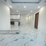 Bán căn sunshine city - 86m2 (2 ngủ + 1) - view sân golf - ban công: đông nam - giá: 7,x tỷ (sổ)