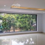 Cho thuê nhà riêng phố hàm long 60m2 x 6 tầng mt 6m thông sàn, riêng biệt giá 85tr/tháng