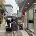 Bán nhà 2,5 tầng ngõ 172 nguyễn công hoà thông thương ô tô đỗ cửa