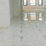 Cho thuê mặt bằng 300m2 tại mặt phố xuân đỉnh, tiện kinh doanh, văn phòng. 30 triệu