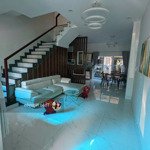 Chính chủ cho thuê nhà phố 75m2 vali vào ở chỉ 15tr alo 0979940549 thảo nguyên