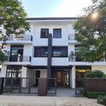 Siêu phẩm đầu xuân có 1-0-2 biệt thự 236m2 - 120tr/m2 ( ngon bổ rẻ ) mua là thắng ,sẵn hd giao dịch