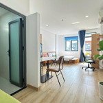 Căn hộ full nội thất ban công lớn (40m2) máy giặt riêng - thang máy hầm xe - võ văn kiệt quận 1