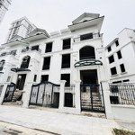Bán biệt thự tây hồ 209m2 - 5 tầng - đầu chờ thang máy - giá hơn 50 tỷ