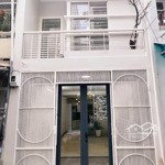 Nhà vị trí đẹp hẻm xe hơi đỗ cửa vài bước ra cmt8 2 tầng chỉ 6,6 tỷ