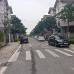 Bán biệt thự song lập 135m2 đẹp như mơ trong khu đô thị singapore, ở hay cho thuê được ngay.