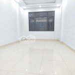 Chính chủ cho thuê 170m2 văn phòng, 2 mặt tiền tại ngõ 132 và ngõ 124 nguyễn xiển.