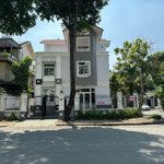 Bán gấp biệt thự đơn lập căn góc phạm thái bường phú mỹ hưng view công viên