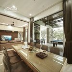 Chị sếp bán lô đơn lập vip nhất vinhomes thăng long (mặt hồ - lô góc) sẵn sổ, về ở ngay 286m2