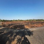 Bán lỗ lô đất thổ cư 2 mặt tiền khu vực dân đông lộc hưng - lộc ninh - bình phước