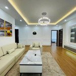 Bán căn hộ 153m2 hoàng đạo thúy 3pn, 3wc, căn góc 2 mặt thoáng, ban công đón gió, full nội thất