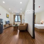 Cho thuê căn 1n1k ở quan hoa,cầu giấy.mặt phố,ô tô đổ cửa.full nội thất