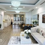 Chính chủ cần bán căn hộ 3 pn 2 vệ sinh129m2 giá bán 12,2 tỷ royal city 72a nguyễn trãi liên hệ: 0938312111