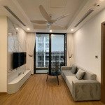 Bán căn 2n1vs, vinhomes green bay, sẵn sổ, full nội thất, giá chỉ 4.9 tỷ có thương lượng thêm.
