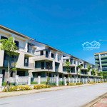 Cần tiền bán gấp cặp biệt thự song lập tổng diện tích 360m2 giá tốt