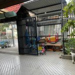 Hàng hiếm nhà ngang 8m dt 135m2 phường dĩ an. đường rộng rãi kinh doanh tốt. pháp lý sạch sổ sẵn