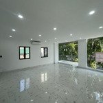 Cho thuê nhà mp hòa mã, thang máy. diện tích 100m2 x 6 tầng. mặt tiền 4,5m. giá bán 100 triệu.