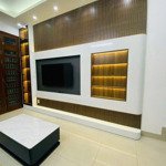 Trung tâm quận - tiện ích bạt ngàn - 50m ra mặt phố - 30m ra ô tô - tầng 2 phòng