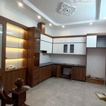 Bán nhà q,ba đình p,hồng hà 56m2* 5 tầngcó thang máy, ô tô vào nhà, đối diện vườn hoa, giá bán 16,5 tỷ