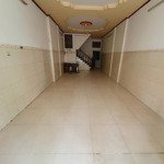Cho thuê nhà trệt lầu 2 phòng ngủ mặt tiền đường đề thám giá dưới 20 triệu