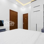 Nhà 3 tầng hiện đại, mới xây chỉ việc xách vali đến ở