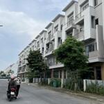 Bán nhanh căn shophouse 4 tầng giá rẻ ngang căn cung cư