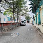 Nhà chủ ở lâu năm chưa qua đầu tư - cấp 4 - hẻm xe hơi - sổ hồng riêng ko quy hoạch - 2 tỷ nhỉnh