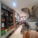 Hồng mai, hai bà trưng. dt 45/62m2 x 4 tầng, mt 3,5m, giá 11,5 tỷ. ba bước ra ô tô, hai mặt thoáng.