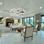 độc đáo bán căn sky mansion 4 phòng ngủnhà đẹp như hình- 239m2 full nội thất - đang có sẵn hd thuê giá cao