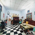 Cần bán gấp nhà đẹp trung tâm thủ đức,dt rộng 109m2, hxh thông thoáng. chỉ 7 tỷ.