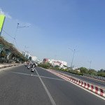 Bán 1000m2 đất mặt đường đông hưng thuận 10b _. _ ngã tư đèn đỏ nguyễn văn quá